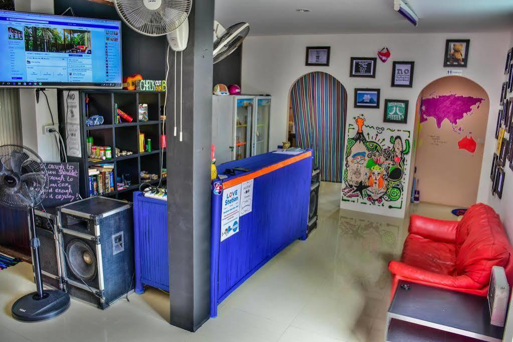 Love Station Hostel バーン・タイ エクステリア 写真