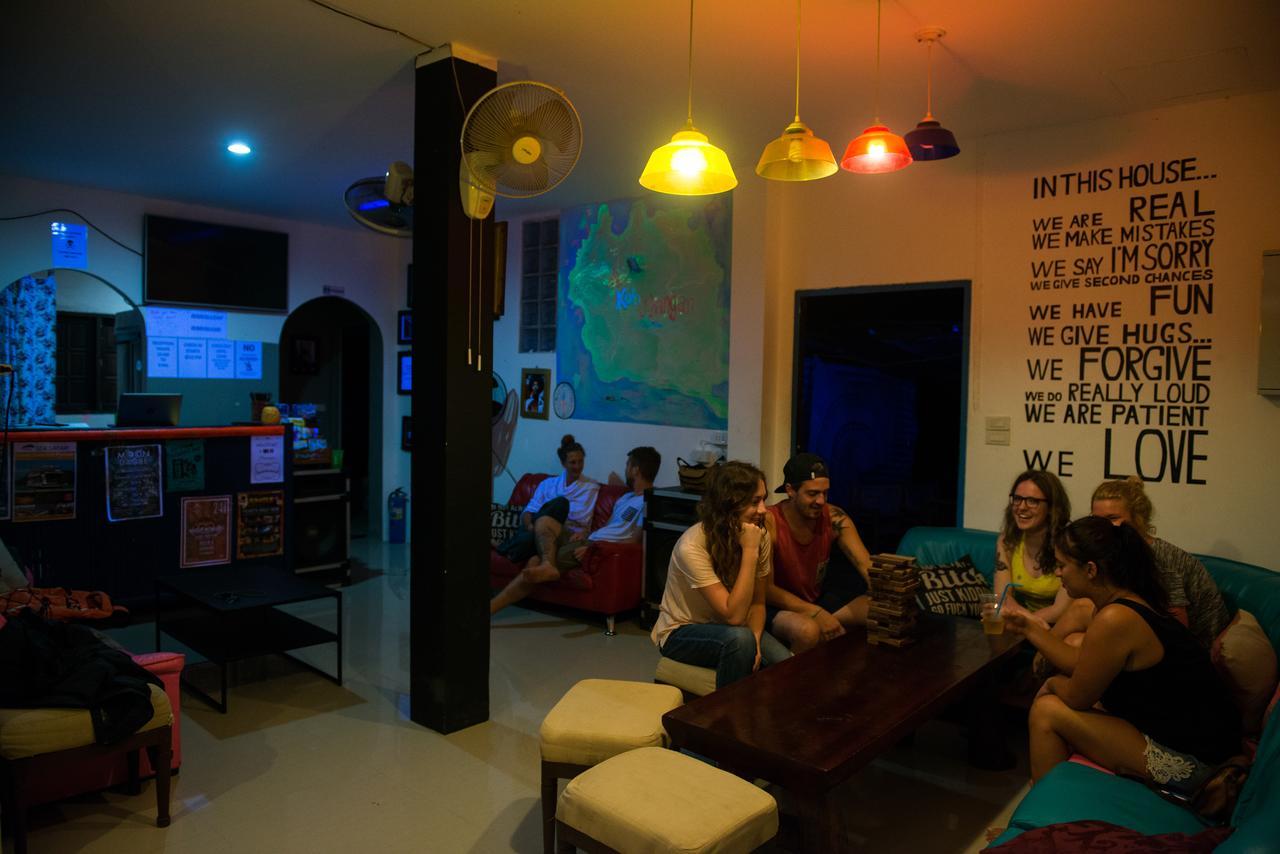 Love Station Hostel バーン・タイ エクステリア 写真